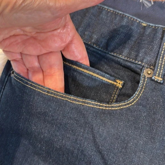 NWT, Eddie Bauer Blue Boot-cut stretch Jeans with Classic Stitching, size 18W - Picture 6 of 13